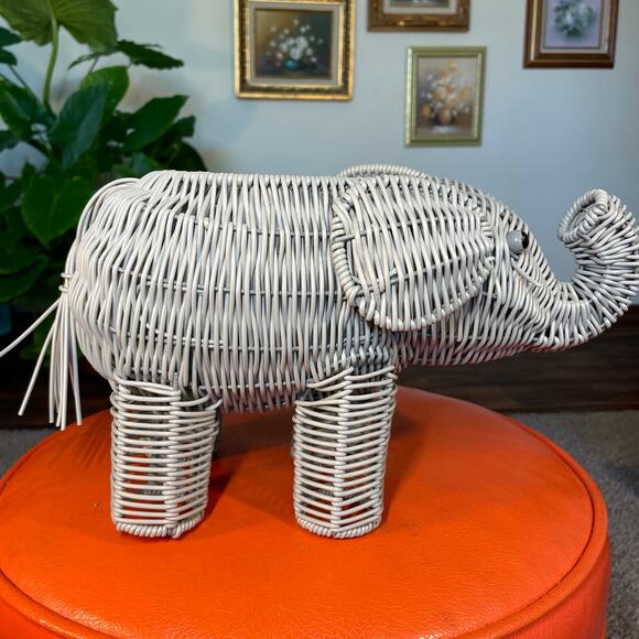 Vintage Grey Woven Elephant Planter Unique Decor Plant Holder - Picture 13 of 16